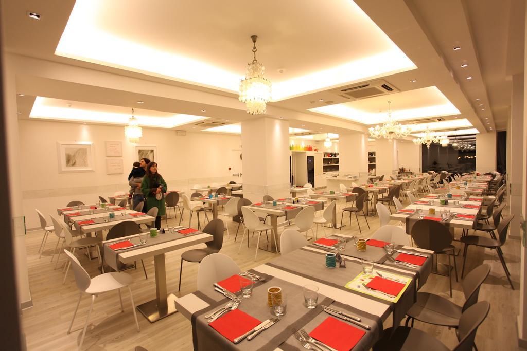 Hotel Fantasy Riccione Eksteriør bilde